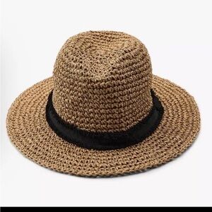Elegant Zara Woven Beige Hat with Black Tag